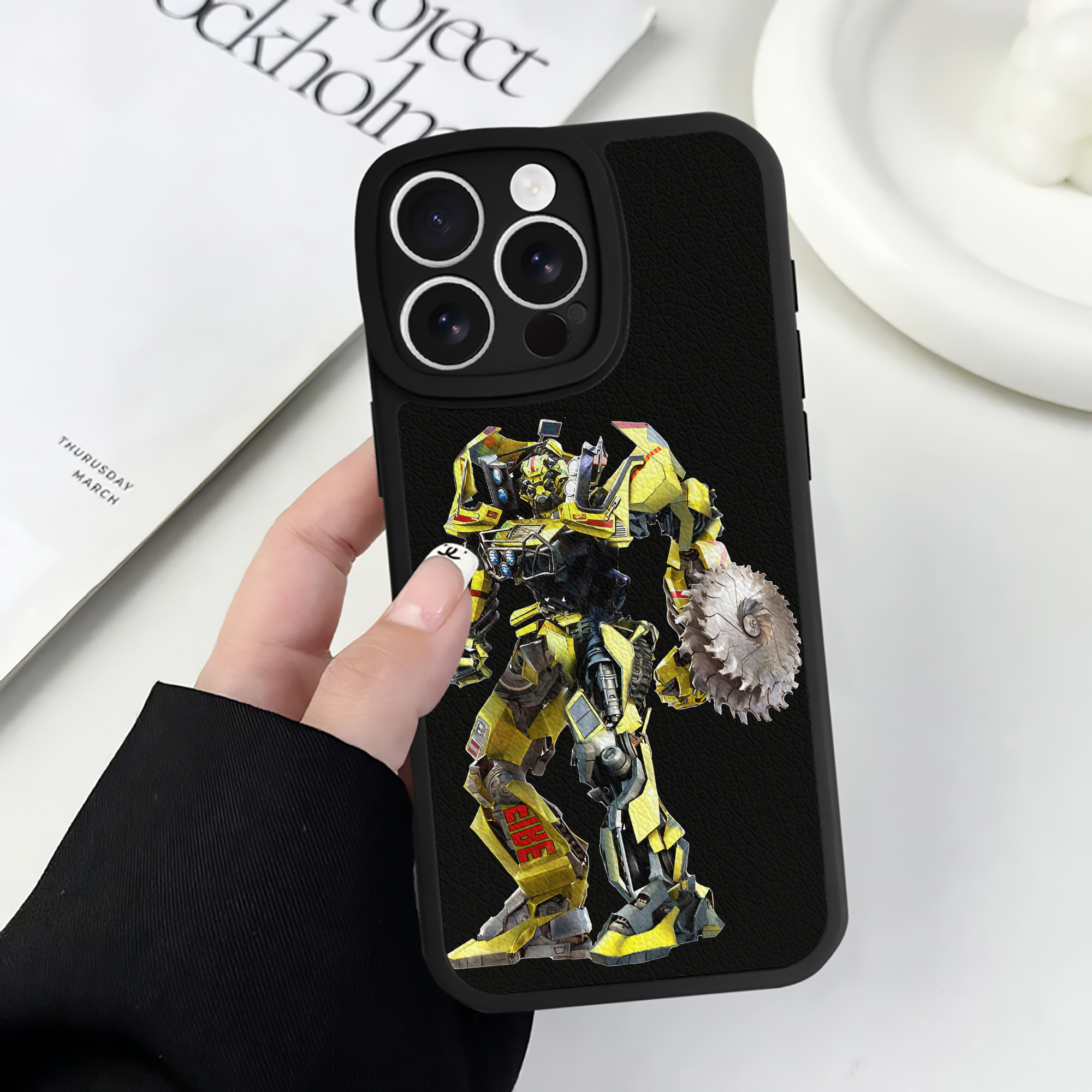 （画像用） Transformers トランスフォーマー 【iPhone 16シリーズ対応】シリコンスマホケース（レザー調） 材質：シリコン